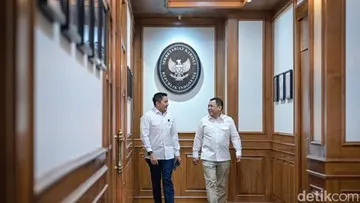 Seskab Teddy Bertemu Haji Isam Bahas Investasi dan Hilirisasi