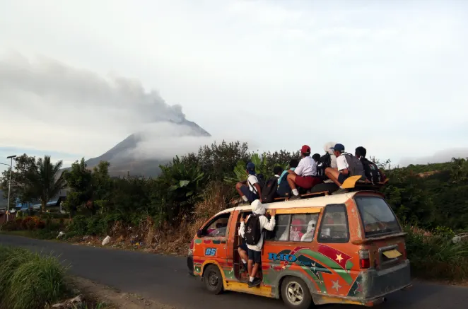 Erupsi Sinabung, 615 Warga Mengungsi ke Posko Darurat