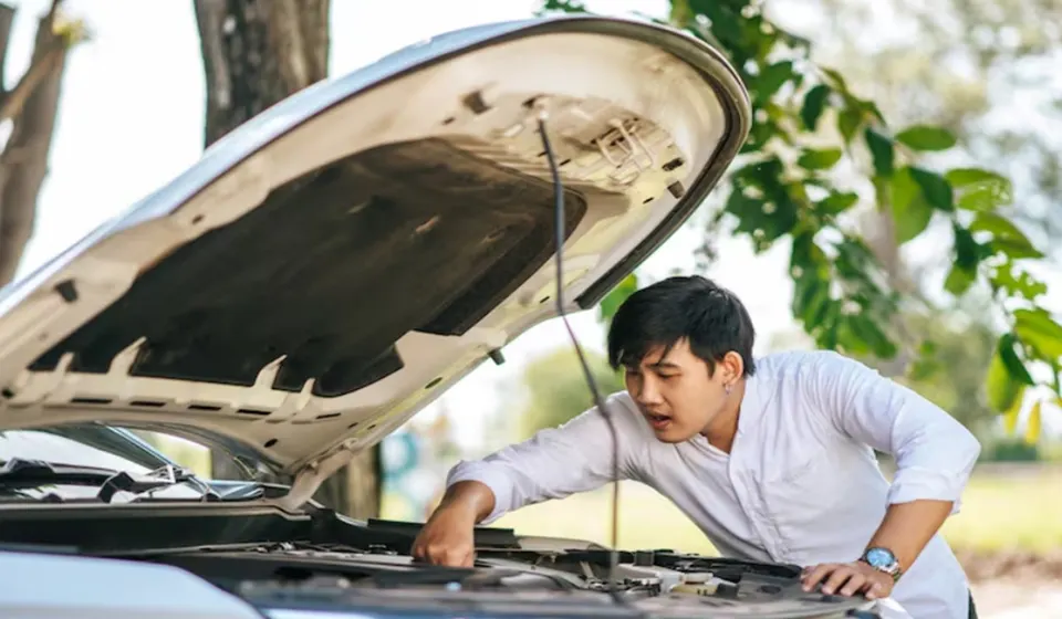 Tips Menghadapi Mobil Mogok dan Situasi Darurat di Jalan, Prioritaskan Evakuasi ke Bahu Jalan