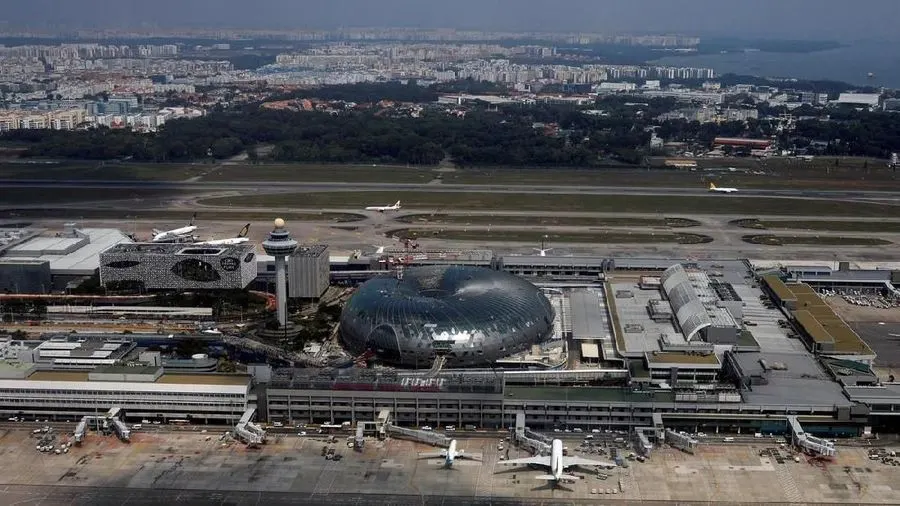 Bisnis Energi Prajogo Pangestu Masuk ke Sektor Avtur di Bandara Changi Singapura