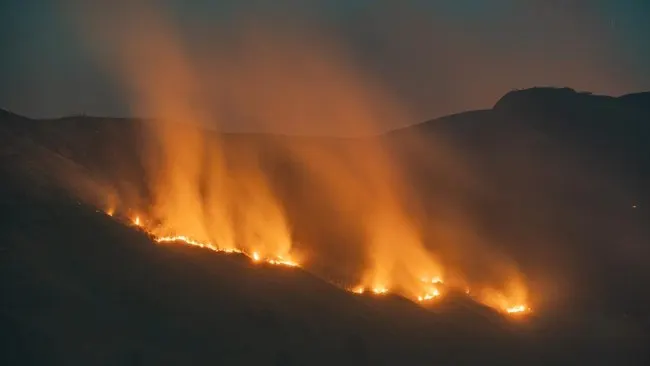 Karhutla Meluas, Wisata Gunung Bromo Kembali Ditutup Total