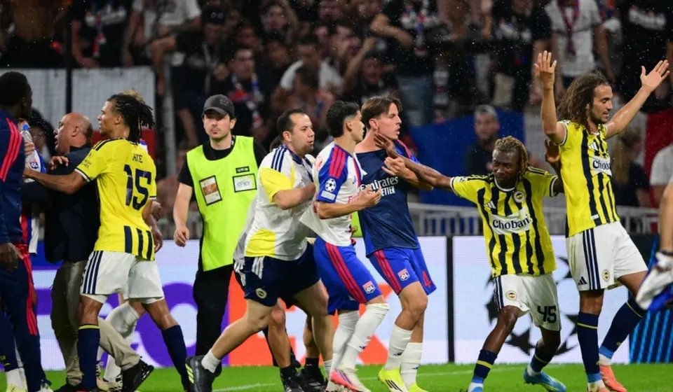 Matteo Guendouzi Terlibat Keributan usai Fenerbahce Singkirkan Lyon di Liga Champions