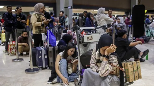 35 Ribu Penumpang Terdampak Penutupan Bandara Soekarno-Hatta Akibat Erupsi Gunung Anak Krakatau