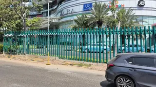 Menyikapi Fenomena Pemasangan Pagar Tinggi di Sejumlah Mal Berdasarkan Fakta
