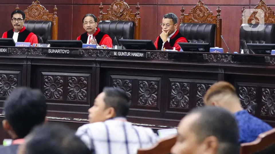 Alasan MK Batalkan Pasal Penghinaan Pemerintah dan DPR di KUHP Baru