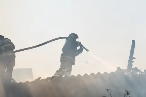 Kebakaran Rumah di Kebon Pala Jakarta Timur, Damkar Kerahkan 13 Unit Mobil Pemadam