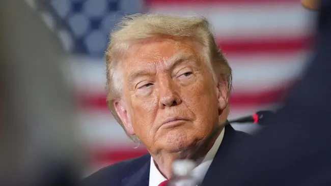Trump Ancam Setop Perdagangan jika The Fed Tak Turunkan Suku Bunga