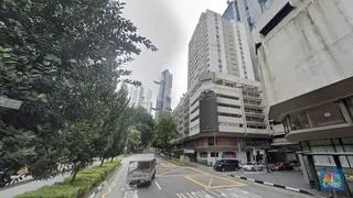 Bisnis Ayah-Anak Ini Beli Mal di Orchard Road, Harganya Rp4,3 Triliun