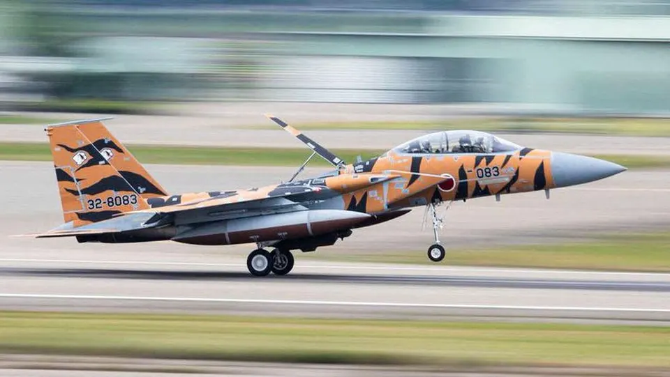 Jet Tempur F-15 Patah Roda di Landasan Pacu, Bandara Naha Lumpuh 4 Jam