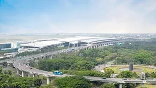 Pendaratan Airbus A380 Emirates di Bandara Soekarno-Hatta untuk Tur Pramusim