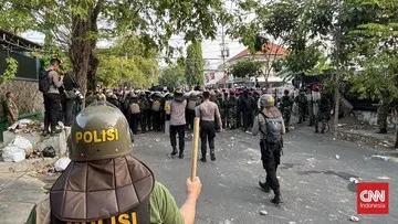 Motif dan Kronologi Pembacokan Petugas Valet oleh Penagih Utang di Surabaya