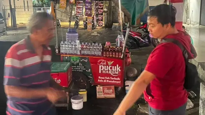 Saat Niat Baik Berbuah Kecewa, Drama Bensin Pedagang Kopi di Kelapa Gading
