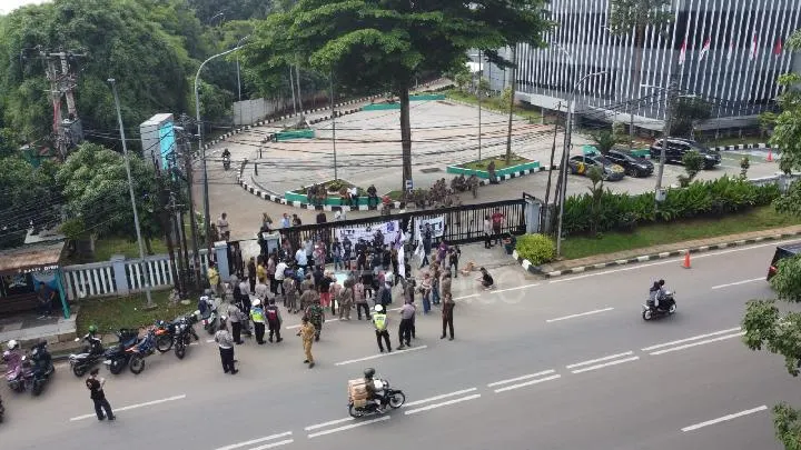 Cara Menyikapi dan Mengawal Polemik Revisi UU Penyiaran di Indonesia