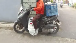 Tantangan Kurir Paket, Potongan Ongkos Kirim dan Sanksi Suspend