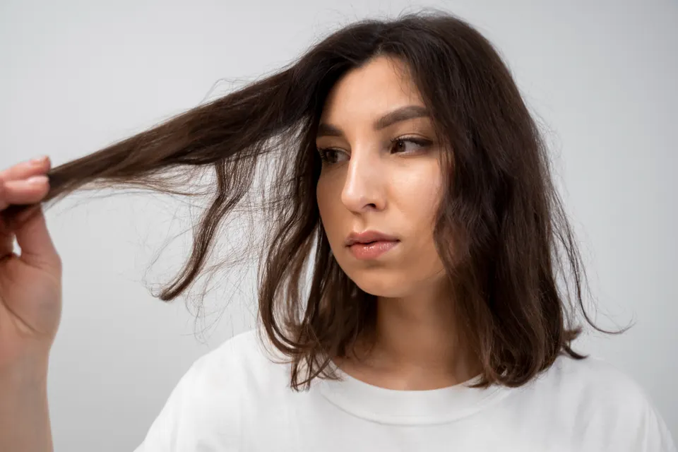 15 Tips Mengatasi Rambut Bau dan Menjaga Kesehatan Kulit Kepala