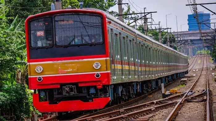 KAI Siapkan Peningkatan Daya Listrik KRL Green Line untuk Rangkaian 12 Kereta