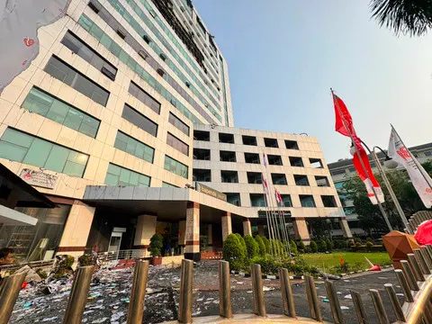 Kebakaran Gedung Dinas Teknis Abdul Muis Jakarta Pusat Berhasil Dipadamkan, Data Pemprov Dipastikan Aman