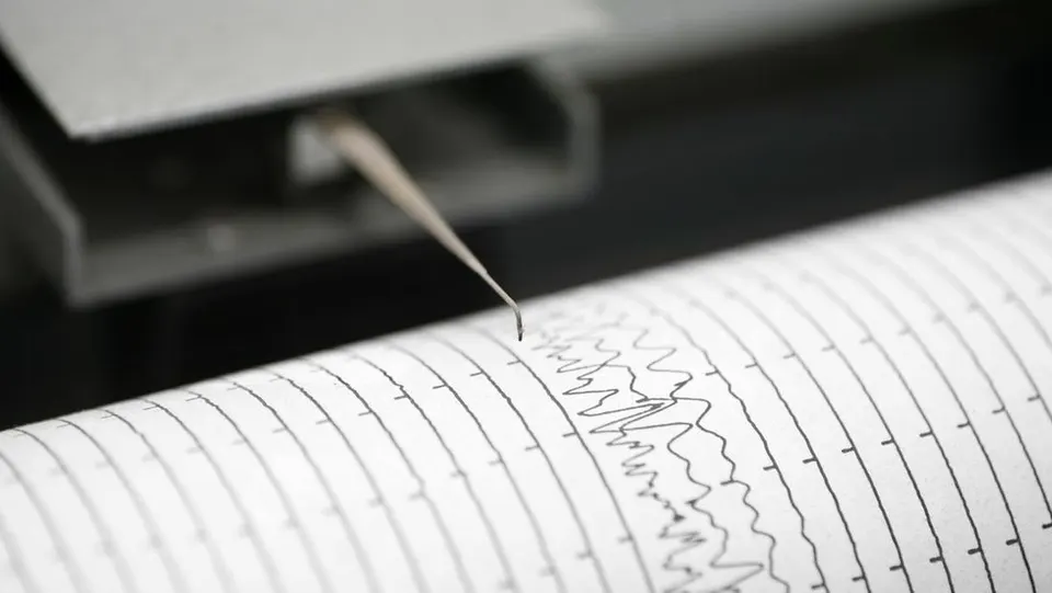 Warga Panik Berhamburan Keluar Rumah Saat Gempa M 5,0 Guncang Flores