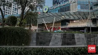 Menyiasati Akses Pejalan Kaki Menyusul Pemasangan Pagar Tinggi di Mal Jakarta