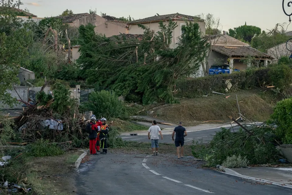 41 Orang Luka-Luka, Ratusan Rumah Rusak Parah usai Tornado Terjang Prancis Barat Daya