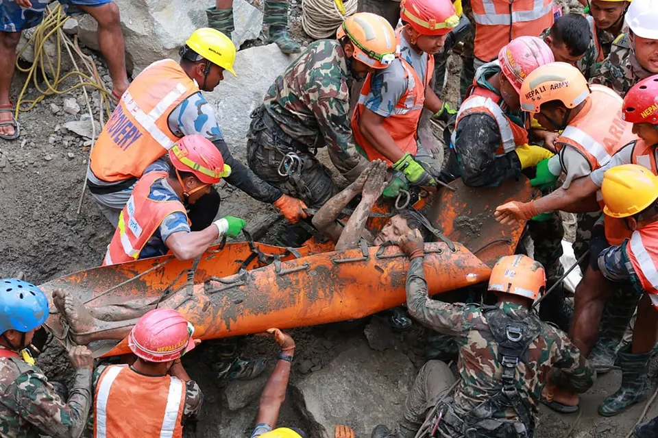 2 Pekerja PLTA Selamat Usai 10 Hari Terjebak Lumpur Akibat Banjir Bandang Nepal