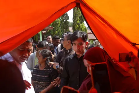 Gibran Apresiasi Keterlibatan Mahasiswa Tangani Korban Gempa di NTT