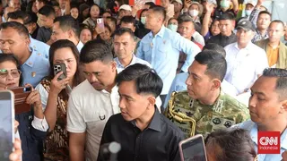 Gibran dan Bobby Tinjau Korban Keracunan MBG di Karo, Pemerintah Tanggung Biaya Pengobatan