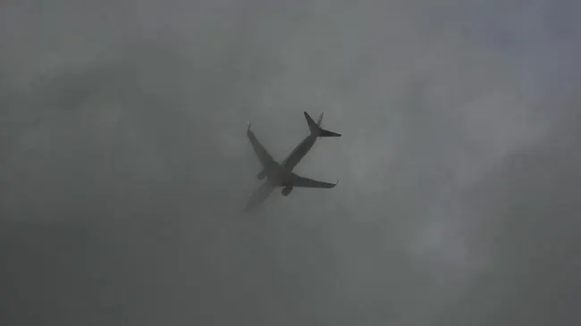 Detik-Detik Pesawat Rakit Sky Ranger Mendarat Darurat dan Terbakar di Blora
