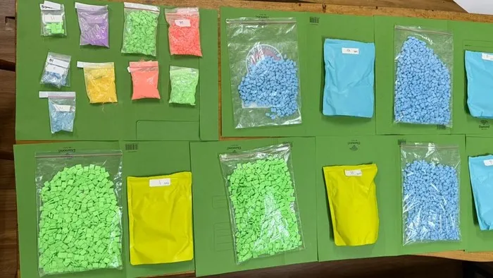 Kurir Narkoba Ditangkap di Kalideres, 1,1 Kg Sabu dan Ribuan Ekstasi Disita