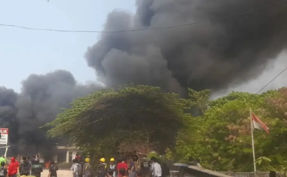 Kebakaran Lapak di Kedoya Jakarta Barat 10 Unit Damkar Diterjunkan