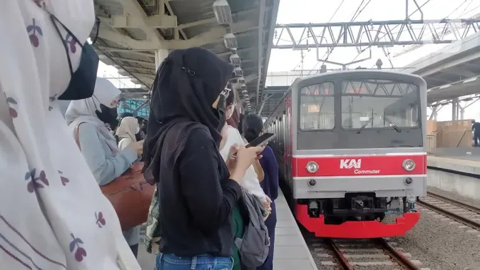Keterlambatan KRL Commuter Line Relasi Duri-Tangerang Akibat Insiden di Rawa Buaya