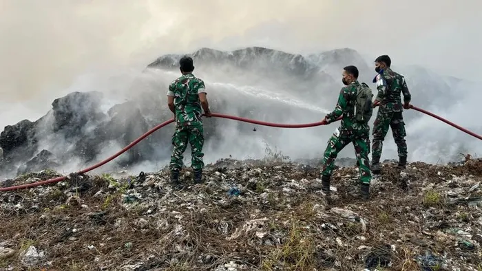Sudah 16 Jam Kebakaran TPA Galuga Bogor Belum Padam, Layanan Ditutup Sementara