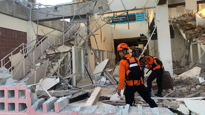 Kepanikan Warga Bajo Saat Gempa, Yogi Bergegas Gendong Bayi 6 Bulan Lari ke Bukit