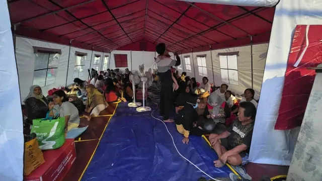 Kemensos Salurkan Bantuan untuk Korban Kebakaran di Gambir