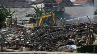 Sanksi Tegas Menanti Jasa Angkut Sampah Ilegal di Jakarta