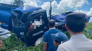 Kecelakaan Mobil Tangki dan Pikap Mahasiswa KKN di Tanah Bumbu