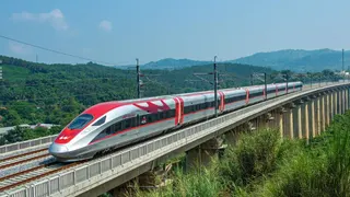 Rencana Perpanjangan Kereta Cepat ke Jawa Timur dan Sinyal Keterlibatan China