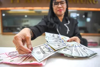 Rupiah Melemah Tajam 106 Poin di Tengah Kewaspadaan Pasar Terhadap Tinjauan MSCI