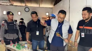 Polisi Gerebek Sarang Narkoba di Deli Serdang, Ibu Rumah Tangga Diduga Jadi Bandar