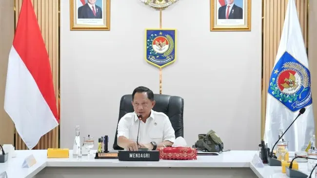 Mendagri Izinkan WFH di Daerah Terdampak Erupsi Anak Krakatau