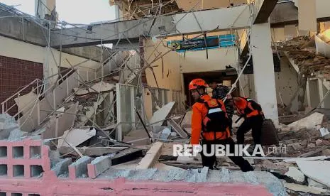Kemenpar dan BPOLBF Pastikan Keselamatan Wisatawan Pascagempa NTT