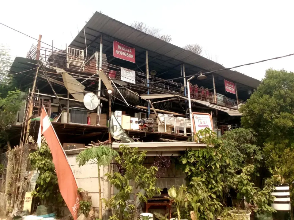 Menghidupkan Ekonomi Sirkular Mandiri Melalui Mall Rongsok dan Wisata Rongsok di Depok