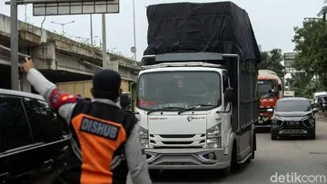 Menghadapi dan Melaporkan Dugaan Pungutan Liar Oknum Petugas di Jalan Raya