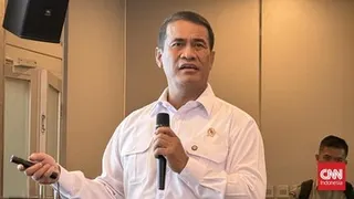 Mentan Ancam Cabut Izin Importir yang Mainkan Harga Pakan Ayam