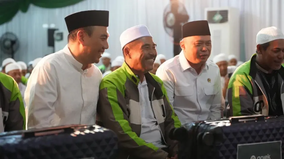 Gojek Berangkatkan 70 Mitra Driver Legend untuk Umrah ke Tanah Suci