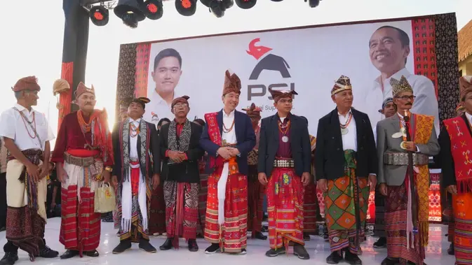 Sederet Gelar Adat Kehormatan Joko Widodo dari Berbagai Daerah di Indonesia