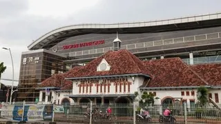 Antisipasi Kepadatan Imbas Doa Kebangsaan di Monas, Tiga Belas Kereta Api Jarak Jauh Berhenti di Stasiun Jatinegara