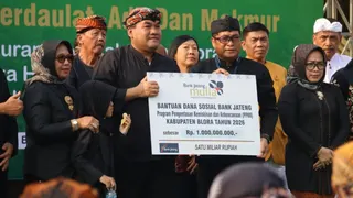 Tradisi Sedekah Bumi Blora Kumpulkan 15.540 Sega Berkat pada Peringatan HUT ke-81 RI