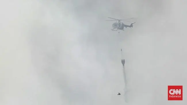 TPA Galuga Bogor Kebakaran, Helikopter Lakukan Water Bombing