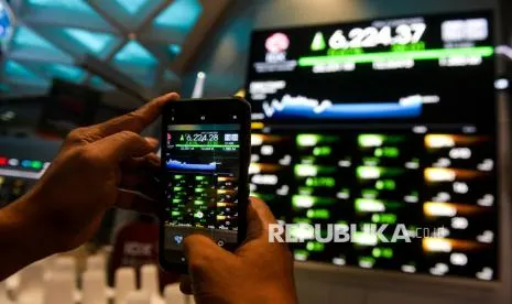 IHSG Dibuka Menguat ke Level 6.524 di Tengah Rencana Perubahan Batas Harga Saham